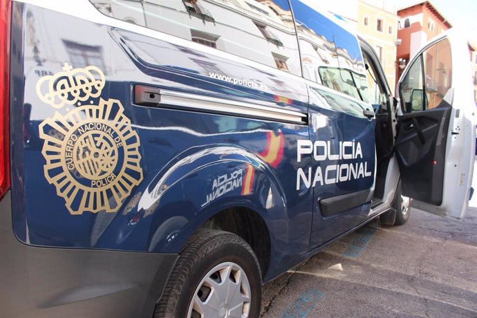 La Policía Nacional detiene a dos hombres con droga en la estación de autobuses