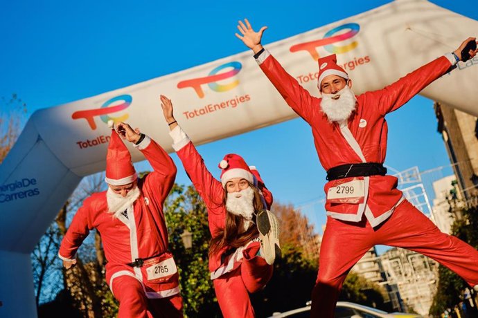 Sevilla acoge la III Carrera Papá Noel by TotalEnergies el 22 de diciembre.