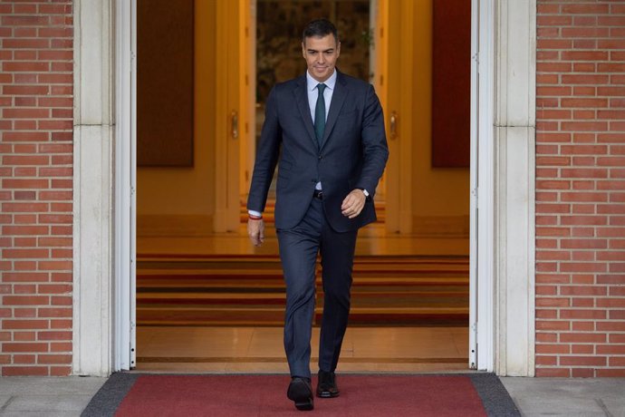 El presidente del Gobierno, Pedro Sánchez, durante su reunión con la presidenta de Navarra, María Chivite, en el Complejo de La Moncloa, a 10 de octubre de 2024, en Madrid (España). El objetivo de la ronda de reuniones del presidente del Gobierno con los 