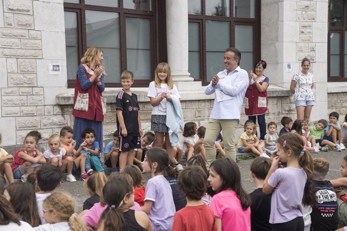 Archivo - Camargo ofrece un programa de conciliación para la semana no lectiva de otoño