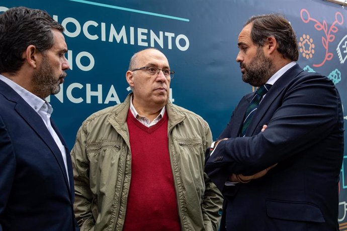 El presidente del PP Paco Núñez en Farcama