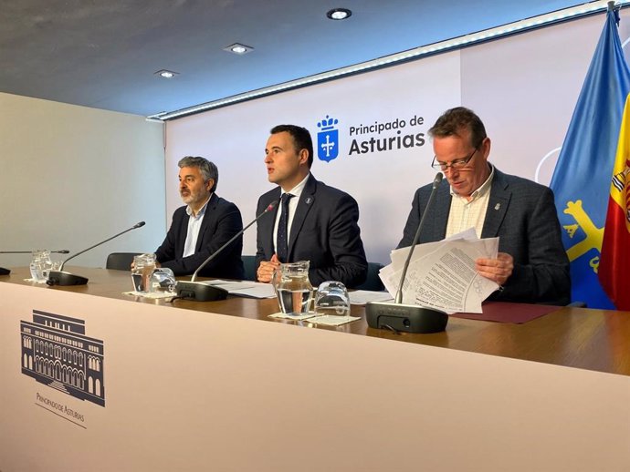 Rueda de prensa de los consejeros Alejandro Calvo, Guillermo Peláez y Marcelino Marcos tras el consejo de Gobierno.