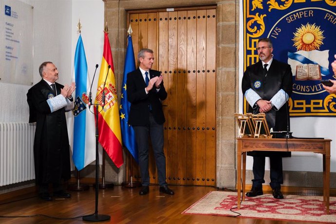 Andrés Lago Louro toma posesión como nuevo presidente del Consello Consultivo.