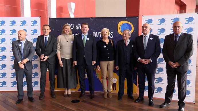 Mañueco, Blanco, Carnero e Iscar acompañan a los directivos de la Fundación Intras en su 30 aniversario