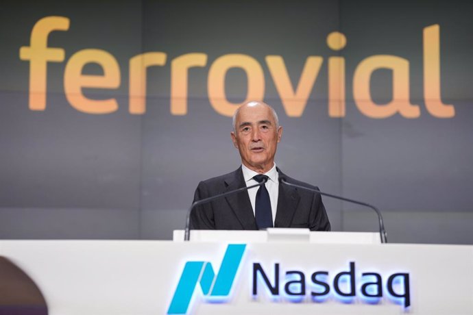 Archivo - El presidente de Ferrovial, Rafael del Pino, en el acto de toque de campana en la Bolsa de Nueva York