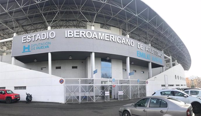 Archivo - Latinoamérica.- La Diputación ofrece a la Junta el Estadio Iberoamericano para atender casos Covid