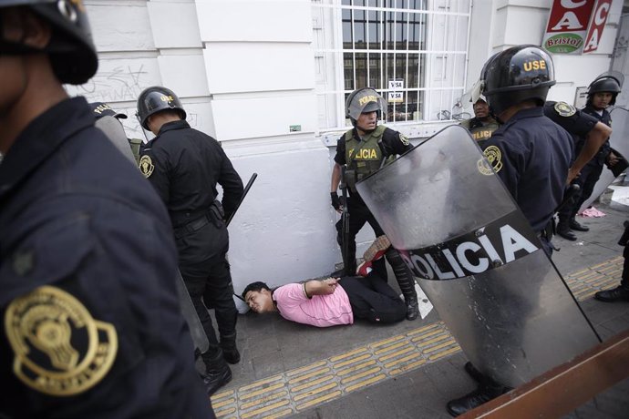 Archivo - Imagen de archivo de una protesta en Perú en 2019.