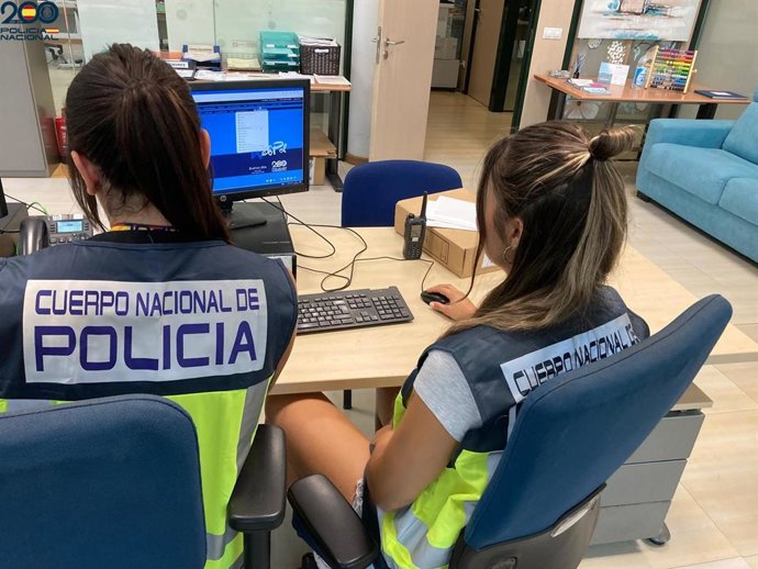 Agentes de Policía Nacional