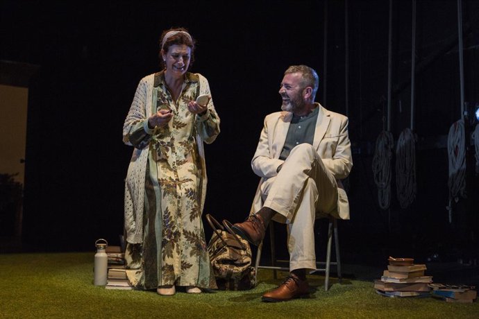 Archivo - El IVC abre temporada en el Palacio de Congresos de Peñíscola este sábado con la obra de teatro 'Cinc minuts'