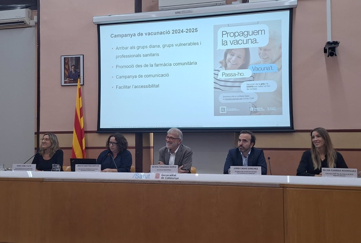 Catalan pharmacists will promote flu and Covid-19 vaccinations among older people