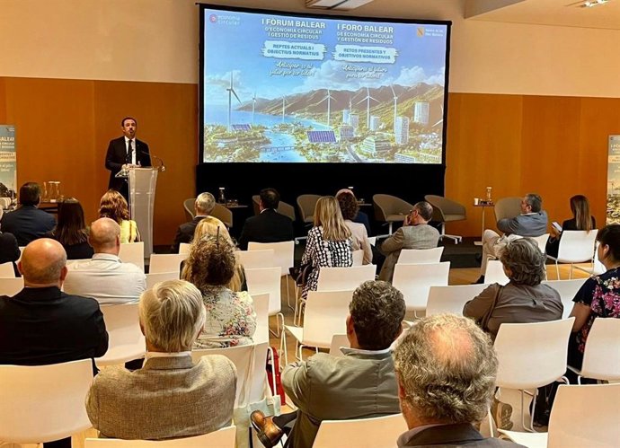 El conseller de Empresa, Empleo y Energía, Alejandro Sáenz de San Pedro, en la clausura del I Foro Balear de Economía Circular y Gestión de Residuos.