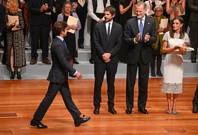 Los Reyes, Don Felipe y Doña Letizia, le entregan el Premio Nacional de Tauromaquia (2023) a Julián López Escobar “El Juli” en la gala de entrega de los premios Nacionales de Cultura 2022 y 2023 en el Museo nacional de arte Reina Sofía acompañados por el 