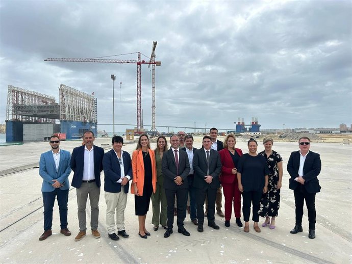 Una delegación de exportadores de Sudamérica durante una visita al Puerto de Cádiz