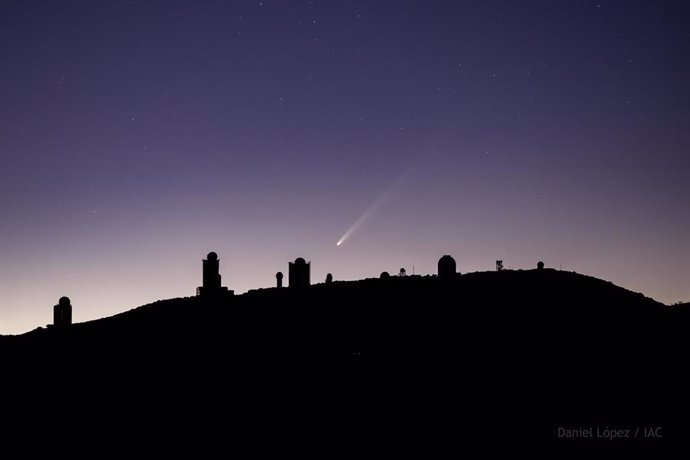 Paso del cometa C/2023 A3 (Tsuchinshan-ATLAS)