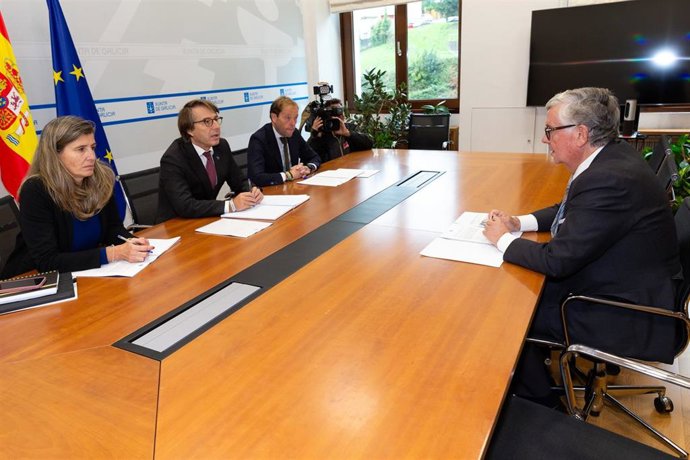 Reunión de Miguel Corgos con la CEG