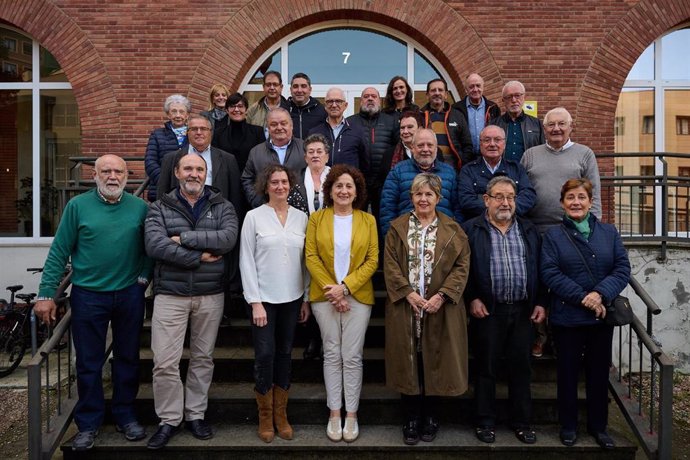 La consejera Maeztu y la directora gerente de la Agencia Navarra de Autonomía y Desarrollo de las Personas, Inés Francés, junto a los asistentes al Consejo del Mayor.