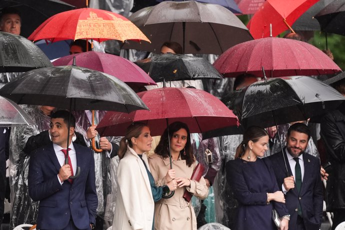 La presidenta de la Comunidad, Isabel Díaz Ayuso, en desfile del 12 de octubre