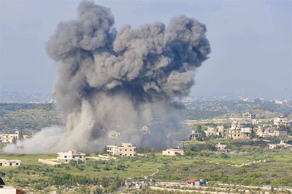Archivo - Imagen de archivo de bombardeos israelíes sobre Líbano