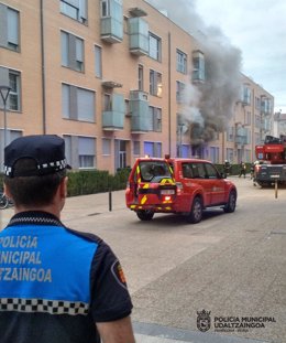 Imagen del incendio en una vivienda de Pamplona.