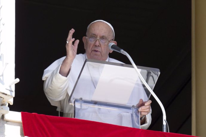 15 September 2024, Vatican: Pope Francis delivers his blessing to the faithful during the Angelus prayer at St Peter's square in the Vatican. Photo: Vatican Media/IPA via ZUMA Press/dpa