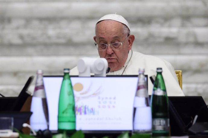 02 October 2024, Vatican, Vatican City: Pope Francis opens the Synod of Bishops in the Paul VI Hall at the Vatican. Photo: Evandro Inetti/ZUMA Press Wire/dpa