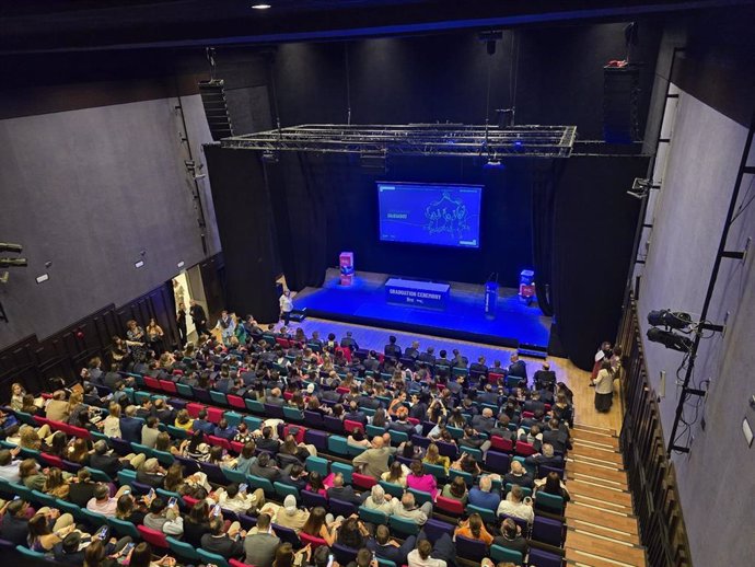 Acto de graduación de másteres y programa de Posgrado de ESIC University, impartidos en el Campus de EIG Education en Sevilla.