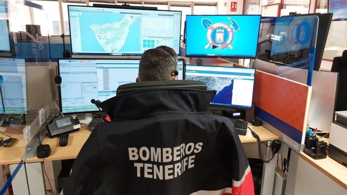 Sala del 112 de Canarias. Bomberos de Tenerife