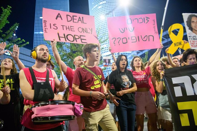 Manifestación a favor de un acuerdo por los rehenes en Tel Aviv