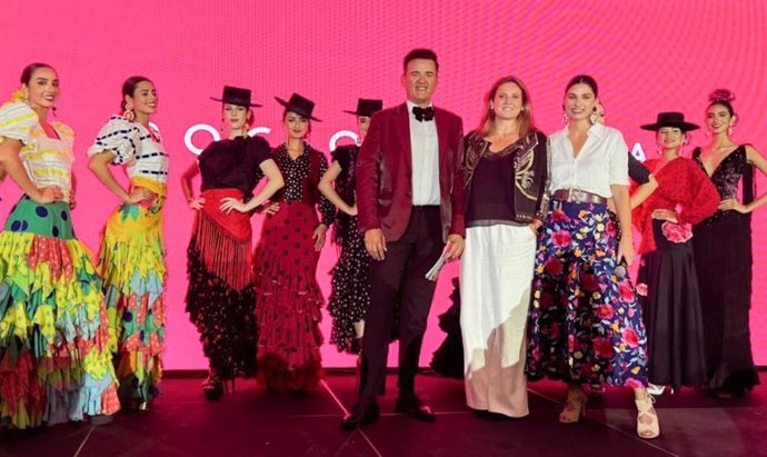 La delegada de Turismo del Ayuntamiento de Sevilla, Angie Moreno, en el centro de la imagen en los actos organizados en Miami con motivo de la celebración del Día de la Hispanidad.