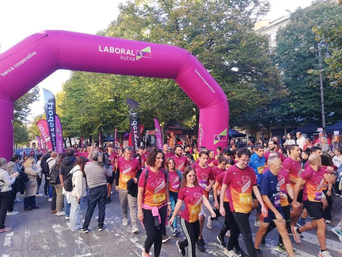 Salida de la XI Carrera Solidaria Navarra por ANFAS.