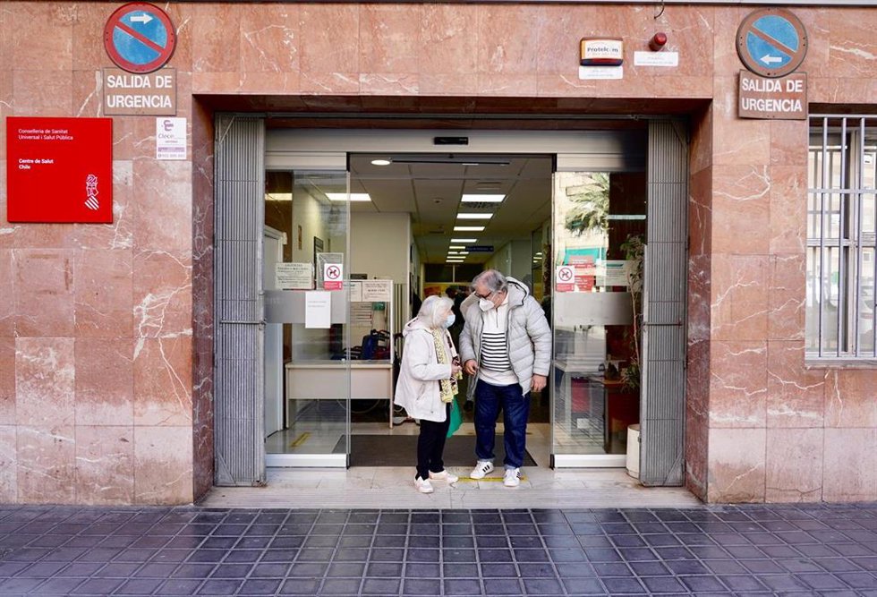 Archivo - Un centro de salud de Valncia en imagen de archivo