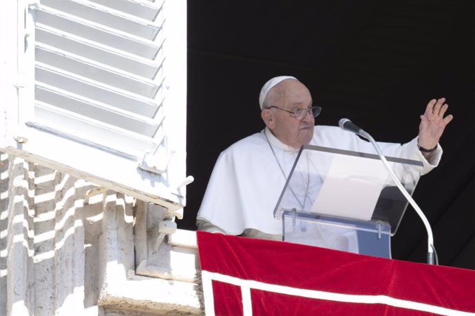 15 September 2024, Vatican: Pope Francis delivers his blessing to the faithful during the Angelus prayer at St Peter's square in the Vatican. Photo: Vatican Media/IPA via ZUMA Press/dpa