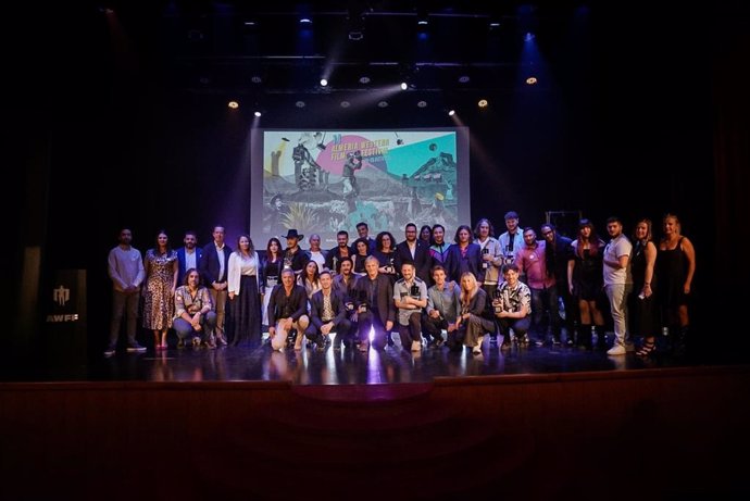 Foto de familia en la clausura del Almería Western Film Festival.