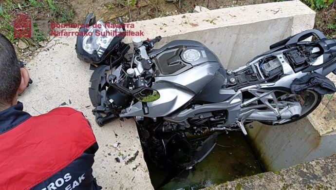 Imagen de la moto accidentada.