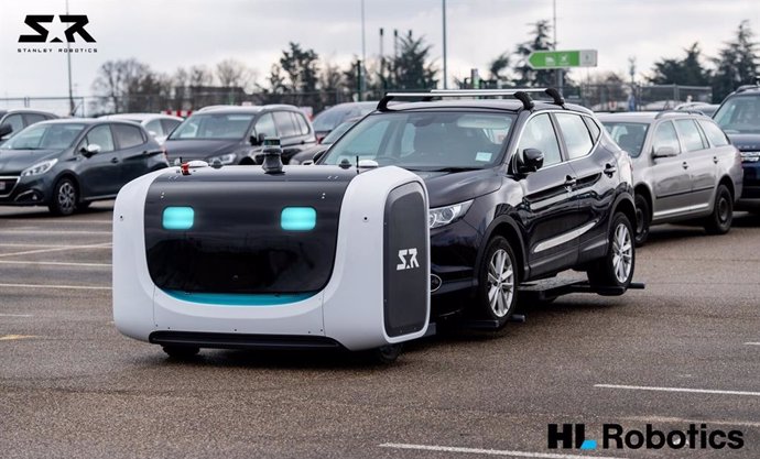 Stan, Stanley Robotics' outdoor autonomous valet parking robot, in service