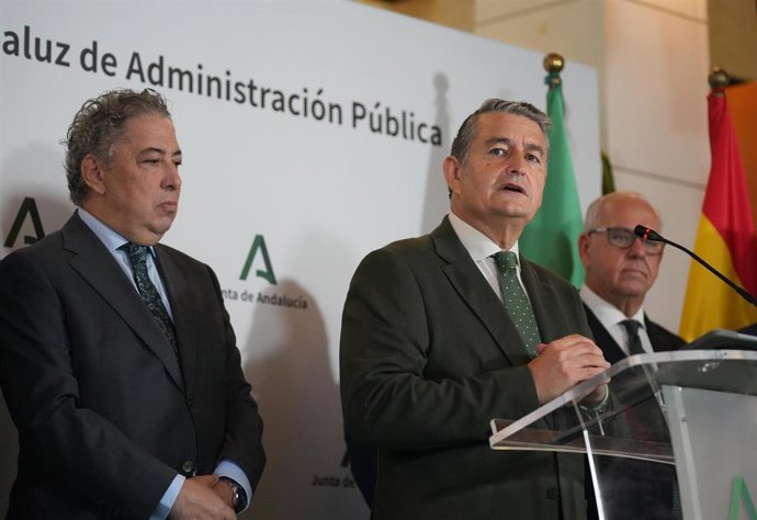 El consejero de la Presidencia, Interior, Diálogo Social y Simplificación Administrativa, Antonio Sanz, en una jornada sobre el Plan Estratégico de la Administración Territorial de la Junta de Andalucía.