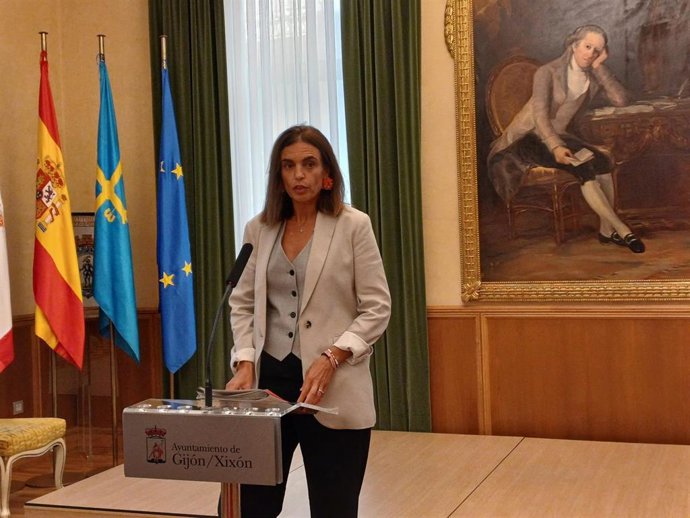 Archivo - La concejala de Hacienda en el Ayuntamiento de Gijón, María Mitre (Archivo)