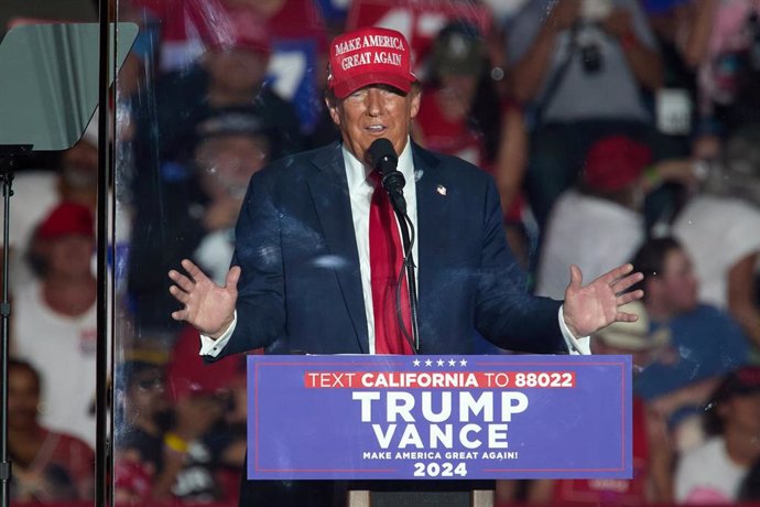 Donald Trump en un mitin de campaña en Coachella, California.