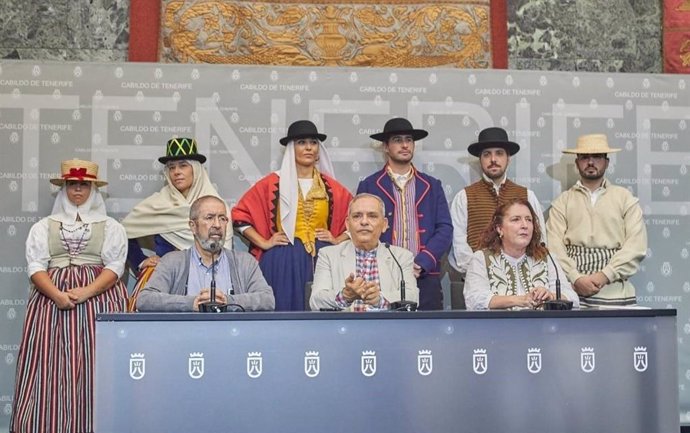 El Cabildo de Tenerife ofrecerá una muestra educativa dedicada a la indumentaria tradicional durante la celebración de la Feria Tricontinental de Artesanía que se celebrará en el Recinto Ferial desde el 26 de octubre hasta el 3 de noviembre.