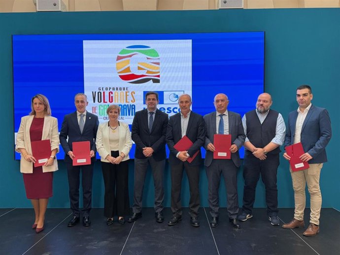 Firma de convenios del Plan de Sostenibilidad Turística en Destinos de Geoparque.