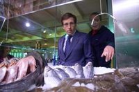 Almeida carga contra el "sanchazo" del Gobierno con la tasa de basuras: "No estamos de acuerdo pero tenemos obligación"