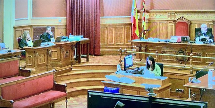 Juicio con jurado popular al acusado de estafar, robar y matar a un matrimonio de ancianos en el barrio de La Bordeta de Barcelona en 2019, en la Audiencia Provincial de Barcelona