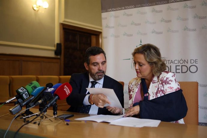 El vicepresidente de Asuntos Generales de la Diputación, Joaquín Romera, y la diputada provincial de Presupuesto, Hacienda y Promoción Económica, Soledad de Frutos.