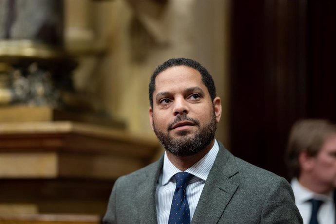 El Secretario General de Vox y diputado en el Parlament de Catalunya, Ignacio Garriga, durante el primer Debate de Política General (DPG) en el Parlament, a 8 de octubre de 2024, en Barcelona, Catalunya (España). 