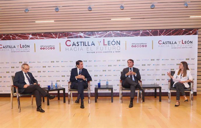 Los integrantes del panel sobre el 'Nuevo modelo energético y transición ecológica' organizado por Europa Press en el marco del 'Foro Castilla y León hacia el futuro'