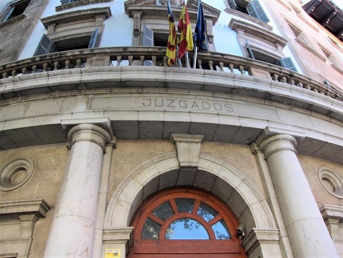 Archivo - Fachada de los tribunales de la Avenida Alemania de Palma.