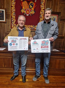 El concejal de Deportes de Teruel, Jesús Artigot, y el vicepresidente del Club Alpino Javalambre, Manuel Bellido.