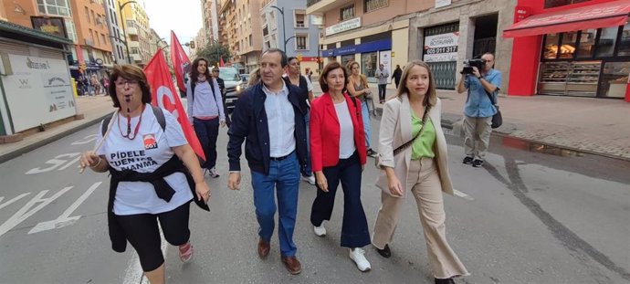 El portavoz de Inclusión Social del grupo socialista en el Parlamento de Andalucía, José Luis Ruiz Espejo, ha asistido a la marcha convocada por CGT por la situación de la dependencia en Andalucía.