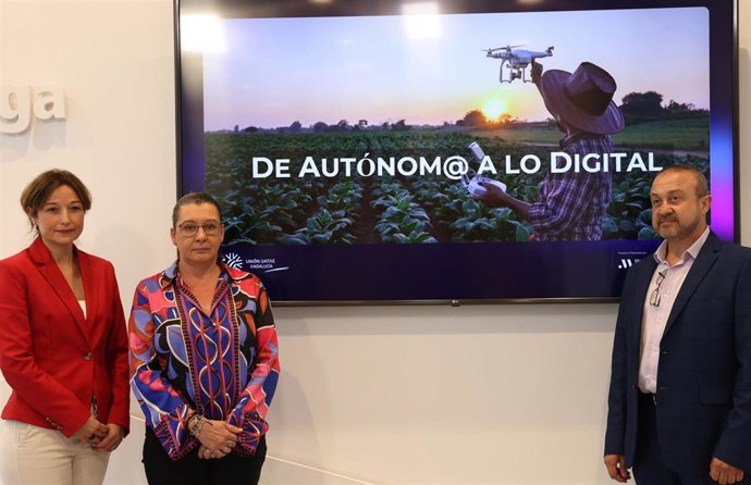 La diputada de Desarrollo Económico Sostenible, Esperanza González, ha presentado hoy los resultados del estudio junto al presidente de UATAE, José García Galván y a la coordinadora provincial y técnica del proyecto, Isabel Lavado.