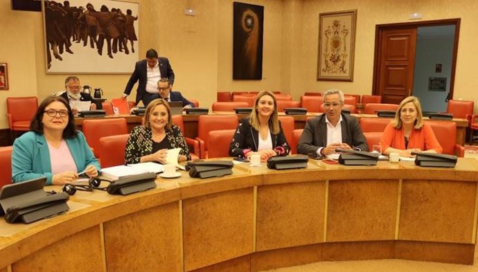 El Grupo Parlamentario Socialista Ha Registrado Una Proposición No De Ley (PNL) En La Que Propone Reforzar Las Políticas Públicas Para Ampliar Y Hacer Efectiva La Titularidad Compartida De Las Explotaciones Agrícolas Y Ganaderas.